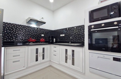 Chalong Villa | Villa con piscina privada y vistas al valle en Phuket