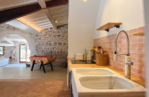 Elne Villa | Private villa for 14p with large swimming pool, closed to the beaches