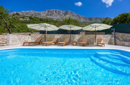 Kastel Sucurac Villa | Private Villa Golden Hour with a view of Split area