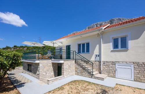 Kastel Sucurac Villa | Private Villa Golden Hour with a view of Split area
