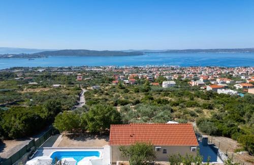 Kastel Sucurac Villa | Private Villa Golden Hour with a view of Split area