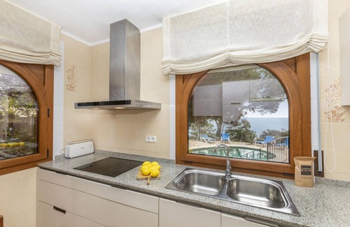 Tamariu Casa | Villa con piscina privada y vistas al mar en un entorno privado y tranquilo