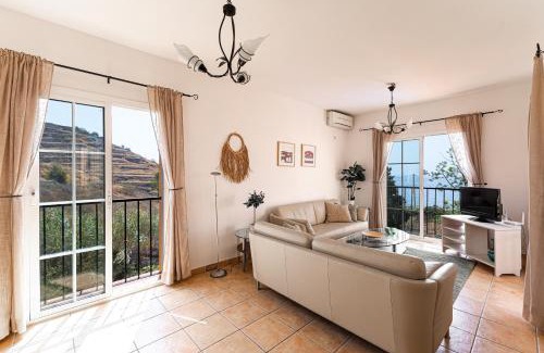 Torrox Chalet De Esquí | Private villa in Tamango Hill