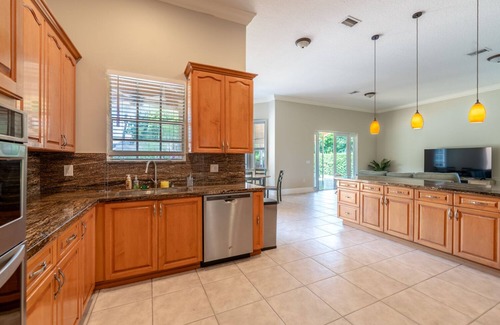 Cutler Bay Villa | poolvilla waterfall