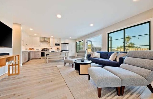 North Clairemont Casa | Private Villa Poolside Oasis 15 Min to Everything!