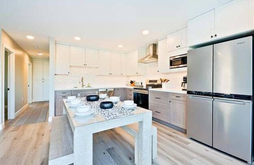 North Clairemont Casa | Private Villa Poolside Oasis 15 Min to Everything!