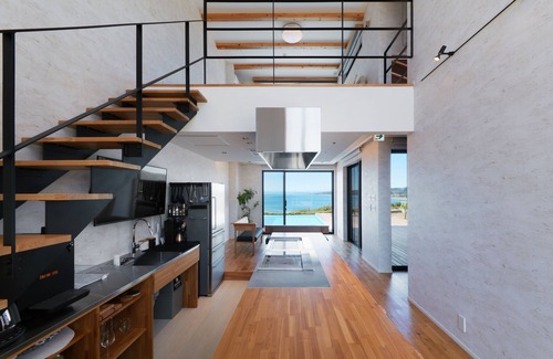 Geisei-mura Casa | Private villa with and inifinity pool on Sunset