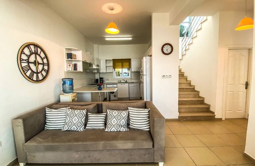 Esentepe Villa | Villa privada con piscina climatizada, 3 baños, WiFi gratis y TV del Reino Unido, aire acondicionado en todas las habitaciones