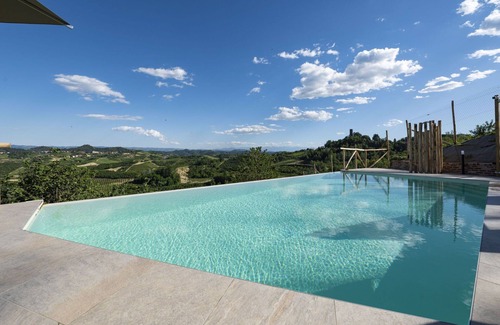 Monteu Roero Villa | Casa de vacaciones privada con A/C, piscina privada, jacuzzi, WIFI, sauna, TV, patio, cerca de Alba