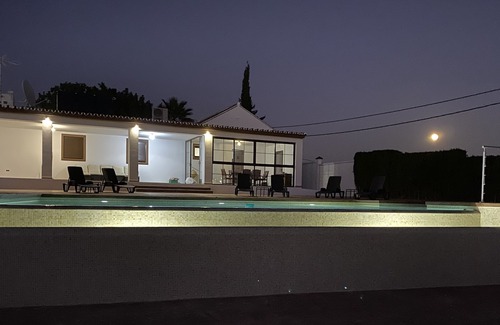 Estepona Chalet De Esquí | Villa privada ,con piscina privada