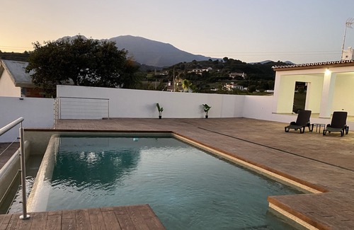 Estepona Chalet De Esquí | Villa privada ,con piscina privada
