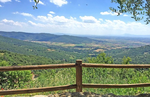 Cortona Villa | Casa de vacaciones privada con WIFI, A/C, sauna, piscina, jacuzzi, TV, terraza, cerca de Cortona