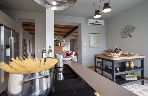 Monteu Roero Villa | Maravillosa casa de vacaciones privada con piscina privada, A/C, WIFI, TV, patio, cerca de Alba