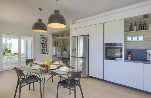 Diminici Villa | Casa de vacaciones privada con piscina privada, jacuzzi, WIFI, A/C, TV, terraza, vista panorámica