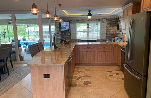 Port Charlotte Casa | Private waterfront 3 bdrm home with heated salt water pool. Stunning!