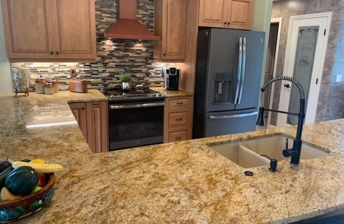 Port Charlotte Casa | Private waterfront 3 bdrm home with heated salt water pool. Stunning!