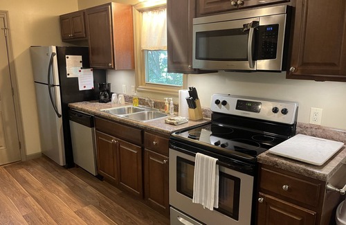 Central Apartamento | Private Wooded Cottage 2 Bed/1 Bath