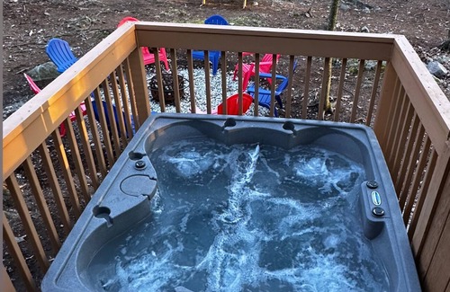 East Stroudsburg Cabina | Private Wooded Escape w/ Hot Tub + Fire Pit