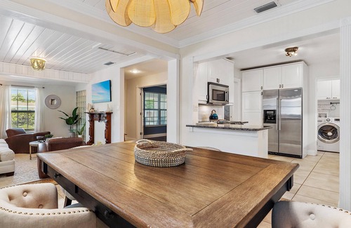Paver Park Casa | Private Yard, Legacy Trail, Close to Beaches and Downtown