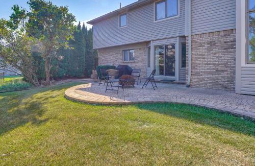 Macomb Casa | Private Yard with Patio Family Getaway in Macomb