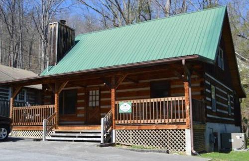 Gatlinburg Casa | Private yet walking distance to downtown