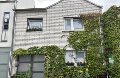 Graurheindorf Casa | Private Zimmer mit eigener Küche und in Rheinnähe