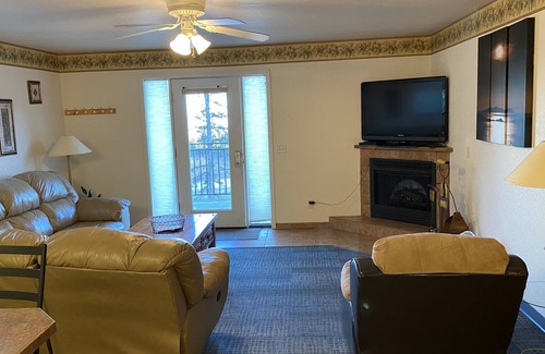 Lead Condominio | Privately Owned 2 Bedroom condo located at Barefoot Resort..