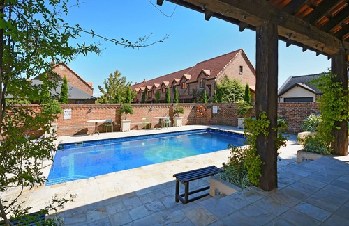 Stoke Apartamento | Privately owned unit overlooking the Village green in the Monaco Resort premises