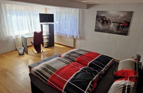 Neu-Anspach Casa | Privates Gästehaus, Ideal für Geschäftsreisende, Monteure und Urlaube