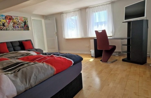 Neu-Anspach Casa | Privates Gästehaus, Ideal für Geschäftsreisende, Monteure und Urlaube