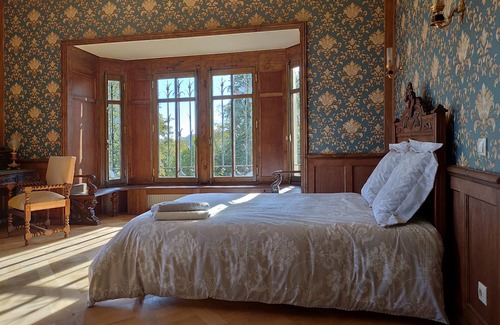 Chaptuzat Otro | Privatize Château des Bérangers for your party or vacation!