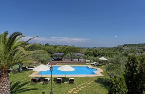 Vassilatika Villa | Privilege Villas Luxury Villa Privilege Exclusiva piscina climatizada interior y exterior
