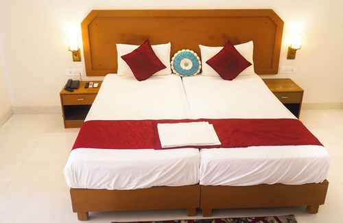 Khajuraho Hotel | Priyanka Resort