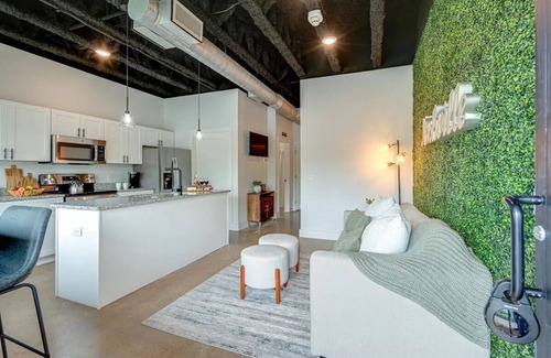 Glencliff Estates Condominio | Probably On Broadway, Cozy Nashville Condo