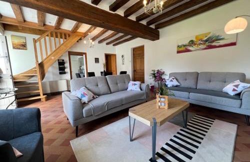 Parigne-lʼEveque Casa | Proche le Mans, Parigné l'Evêque,maison forestière, accueil chevaux possible 11 pers