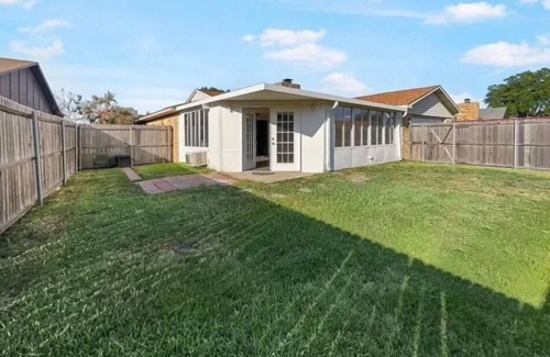 Northeast Carrollton Casa | Proctor Family Home W/ Game room in great Area
