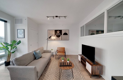 Brewerytown Apartamento | Professional 1BR Apartment I Free Parking I Pool