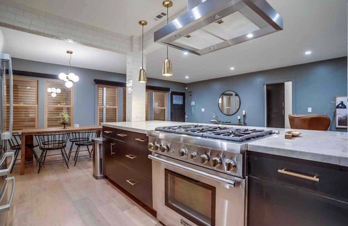 Hollywood Hills West Casa | Projector | Pool Table | 15min DT | Pets OK | BBQ