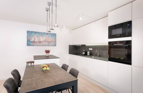 Promajna Apartamento | Promajna Villa 01, Apartamento 01 (6 + 2, planta baja)