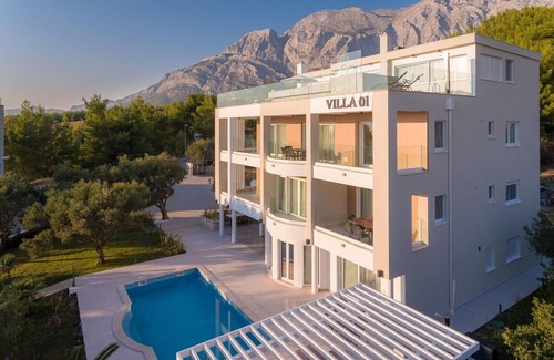 Promajna Apartamento | Promajna Villa 01, Apartamento 01 (6 + 2, planta baja)