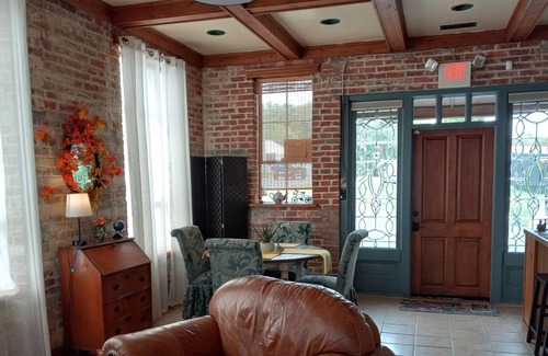 Mount Airy Casa | PROMO 10% WEEKLY /15% MONTHLY Lillie's Pet Friendly, small fenced area off deck