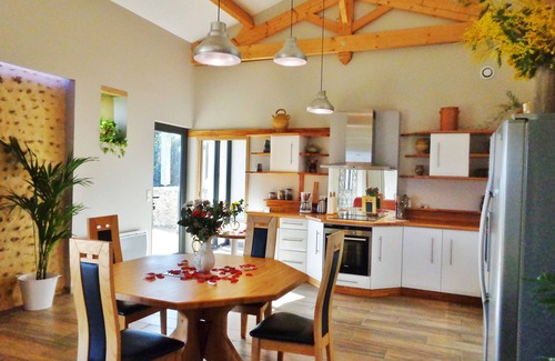 Hagedet Casa | PROMO 15% A LA SEMANA ANTIGUO GRANERO RENOVADO CON PISCINA