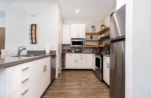 Brownsville Casa | PROMO 15% WEEKLY AND 20% MONTHLY DISCOUNT! Oasis on the Lake A