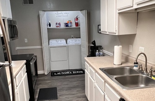 Bellevue Apartamento | PROMO 5% WEEKLY/ 15% MONTHLY DISCOUNT Sleeps 8 - 20, Downtown Nashville, Zoo