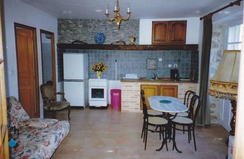Saint-Julien-de-Peyrolas Apartamento | PROMO!Apartamento F2 con gran piscina en la parte inferior de las gargantas del Ardèche