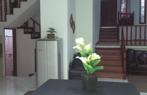 Cimahi Casa | Casa completa Sarimadu99 (Casa completa, Desayuno, Wifi, Gazebo)