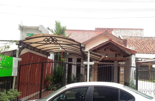 Cimahi Casa | Casa completa Sarimadu99 (Casa completa, Desayuno, Wifi, Gazebo)