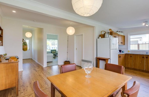 Huskisson Casa | Propeller Lime Couples Only 4pm Check Out Sundays