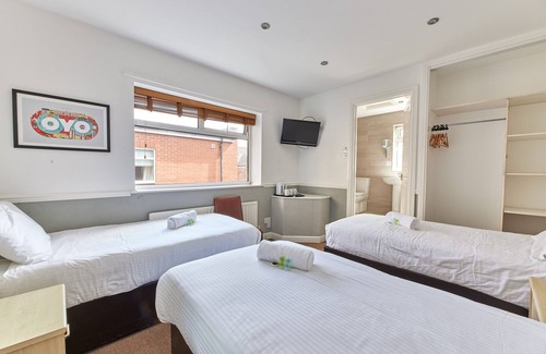 Jesmond Cama Y Desayuno | Properties Unique | Dene Rooms Triple 29