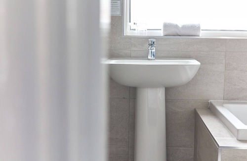 Jesmond Cama Y Desayuno | Properties Unique | Dene Rooms Triple 29